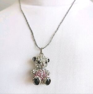 Silver-toned Chrystal/Rhinestone Teddy Bear Pendant Necklace With Movable Head S
